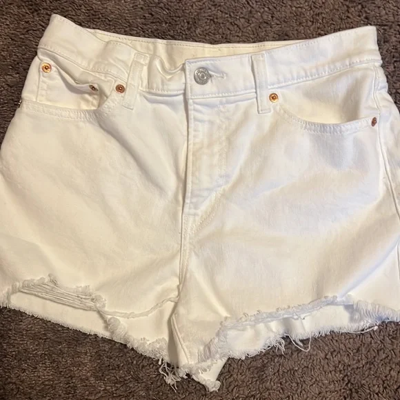 Levi Shorts - Picture 1 of 2